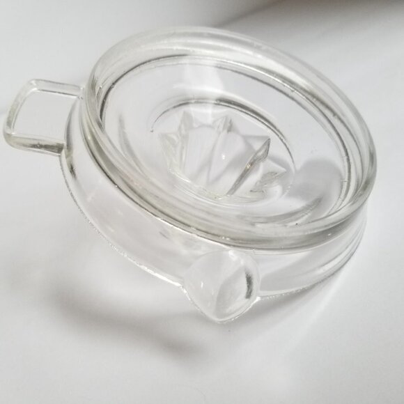 Vintage Small Clear Glass Juice Reamer Flat Thumb Rest (L12) - Picture 9 of 10